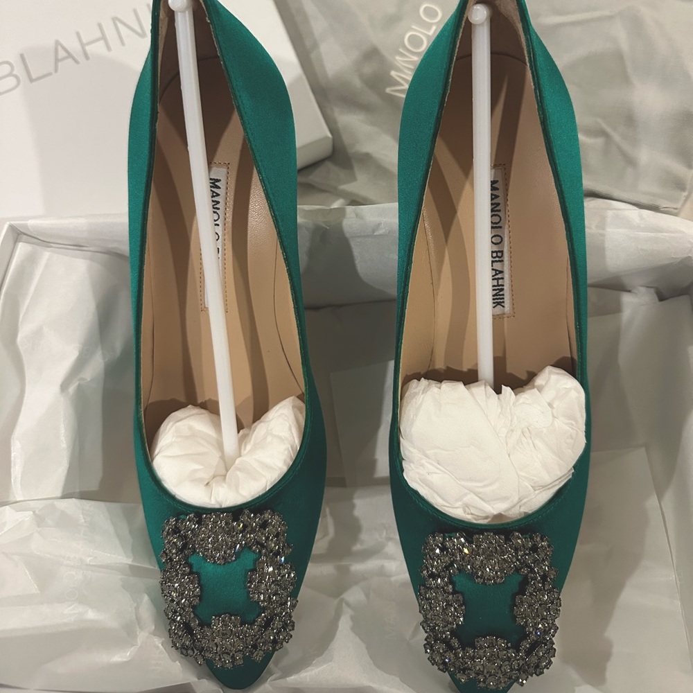 Manolo Blahnik Hangisi 70 Emerald Pumps